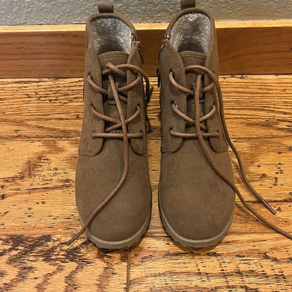 Booties - Picture 2 of 7